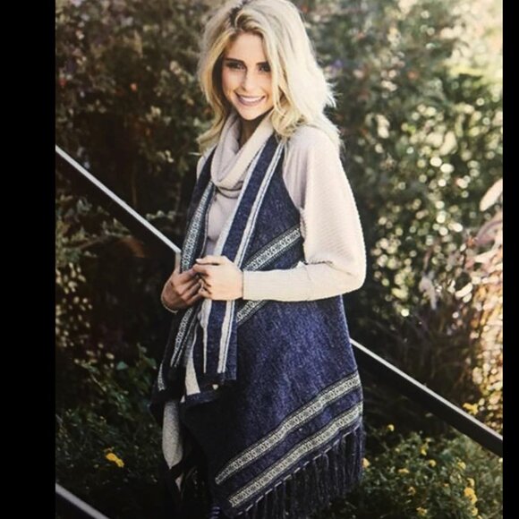 Anthro Paper Crane Sleeveless Sweater Vest Poncho Wrap Western Blue Fringe‎ M - Picture 1 of 13